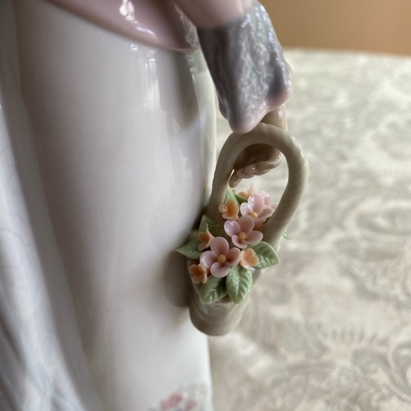 RETIRED 1994 ‘BASKET OF LOVE LLADRO’ PORCELAIN FIGURINE -Item# 01007622 - Picture 7 of 14